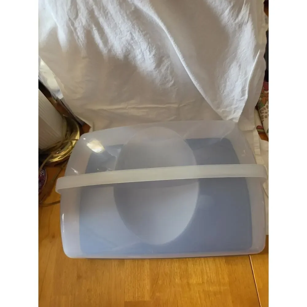 Tupperware Rectangle Bake N Take Cake Cupcake Carrier Blue #3861A-1 Clear Lid